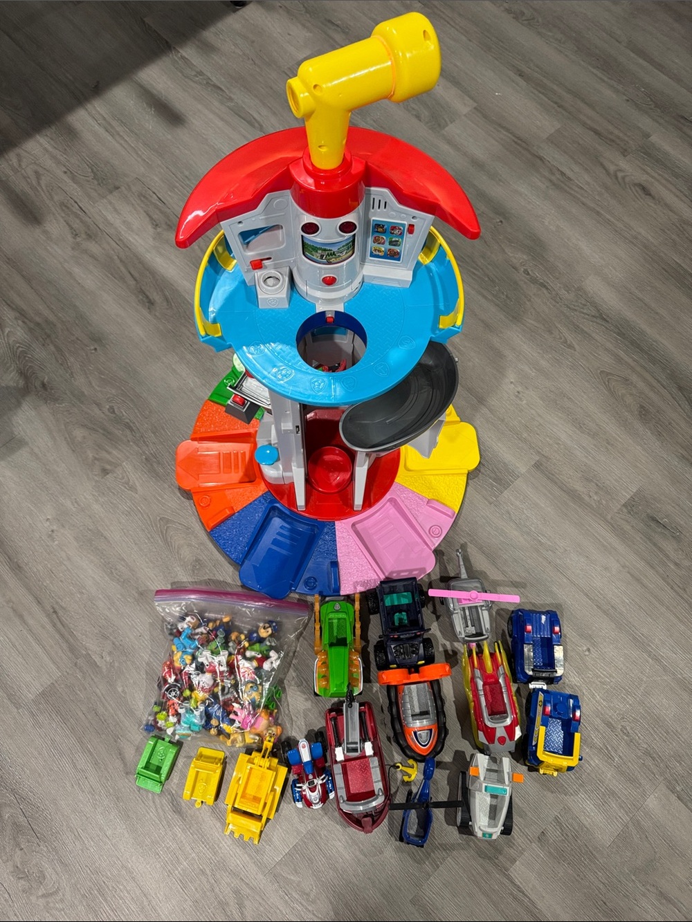 Kids Paw Patrol Lookout Tower with all the vehicles and figures